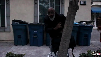 Wonder nympho maxine x takes care of bad guys like shaun dam