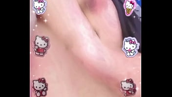 Quién me chupa las tetas