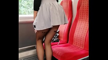 Un petit flash en public pour les voyageurs amoureux de nylon vient me su