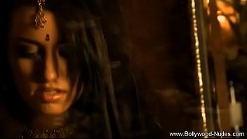 Indian sweetheart showing her natural body