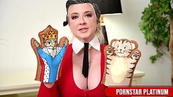 Busty slut ebony mystique gives some oral love to blonde leya falcon