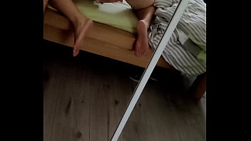 Elle se fait baiser par sont amant pendant que sont mari n'est pas là