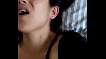 Elle se fait baiser par sont amant pendant que sont mari n'est pas là