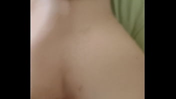 Elle se fait baiser par sont amant pendant que sont mari n'est pas là