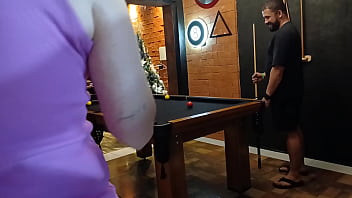 Aposta alta na mesa de sinuca quem perder paga o preço