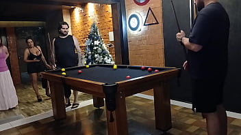 Aposta alta na mesa de sinuca quem perder paga o preço