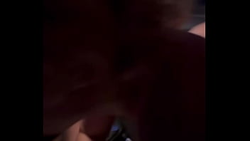 O namorado da minha enteada me fodeu no carro no posto de gasolina e eu pedia mais rola chamando ele de amorzinho