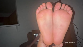 Damn his feet so pretty robinsoles