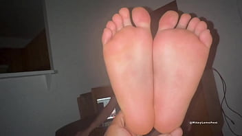 Damn his feet so pretty robinsoles