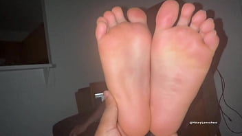 Damn his feet so pretty robinsoles