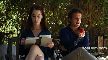 Couple relive their first meet cute & they couldnt even wait till they got home