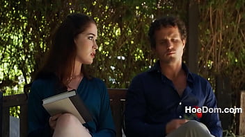 Couple relive their first meet cute & they couldnt even wait till they got home