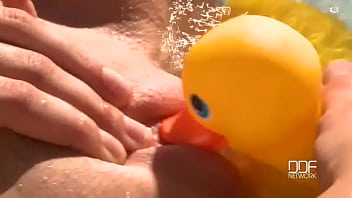 Lucky duck gets a suck