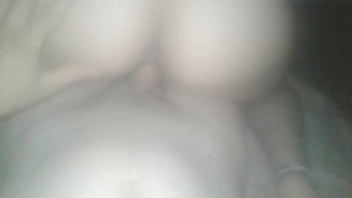 Perrita cavalgando bien rico