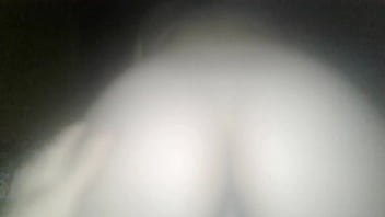 Perrita cavalgando bien rico