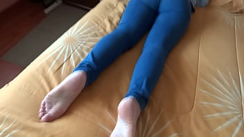 He caresses me while i rest and i up excited a big cumshot on my tits