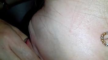 Me trago toda la leche que sale de su verga