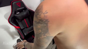 Professor macetando a aluna da faculdade