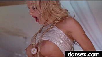 Babe enjoys an erotic afternoon fuck 26