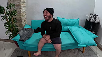 Muita farra com a chegada do anão com as rabudas