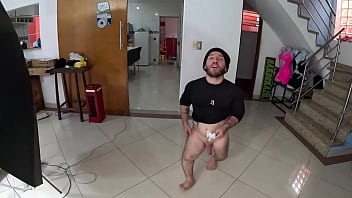 Muita farra com a chegada do anão com as rabudas