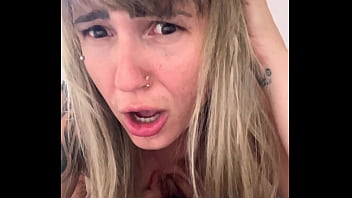 Fui no ginecologista fazer meu papanicolau meu marido corno ficou com tesão em saber que minha buceta foi aberta pelo medico chegou em casa e me fodeu todinha com muito tesão