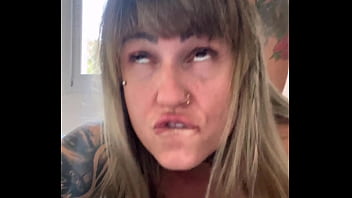 Fui no ginecologista fazer meu papanicolau meu marido corno ficou com tesão em saber que minha buceta foi aberta pelo medico chegou em casa e me fodeu todinha com muito tesão