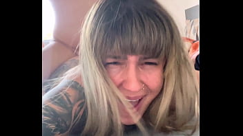 Fui no ginecologista fazer meu papanicolau meu marido corno ficou com tesão em saber que minha buceta foi aberta pelo medico chegou em casa e me fodeu todinha com muito tesão