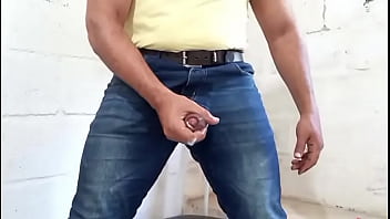 Yuri Gaúcho Agroboy Super Dotado Esguichando Porra Da Pica Grossa Urso Brasileiro Gozando Forte thumbnail