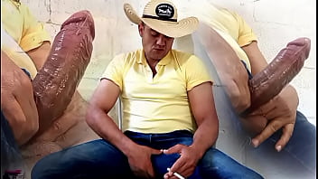 Yuri Gaúcho Agroboy Super Dotado Esguichando Porra Da Pica Grossa Urso Brasileiro Gozando Forte thumbnail
