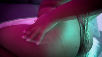 A delicious ass and home alone is the perfect combination