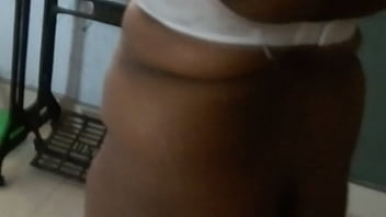 Mallu aunty dressing after