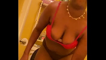 Sexy ebony with bangs pissing pee video
