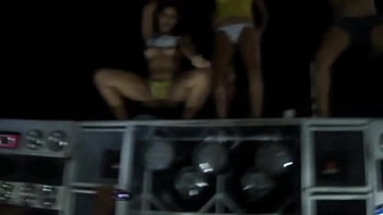 Strip no paredão da ismael som fest car m