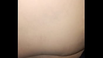 Sexo anal mi hermanastro me engaña para follarme el culo