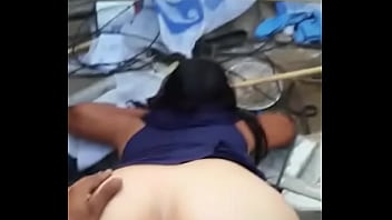 En la camioneta de su marido es follada mi besina