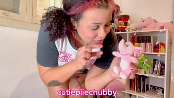 Giant babysitter farting and smashing toys with big ass