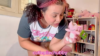 Giant babysitter farting and smashing toys with big ass