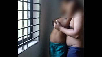 Muslim girl want to enjoy with her relative when her husband not at home