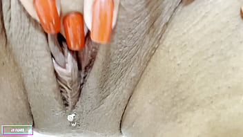 Coloquei um pircing novo na bucetinha mete com cuidado emmm