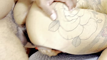 Coloquei um pircing novo na bucetinha mete com cuidado emmm