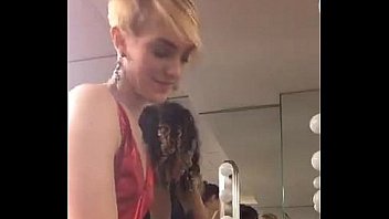 Strippers contando o dinheiro