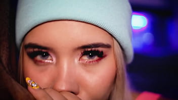 Sexy blonde webcamer demonstrates her ability to satisfy a hard cum filled cock