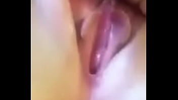 Hore play whit he's pink pussy