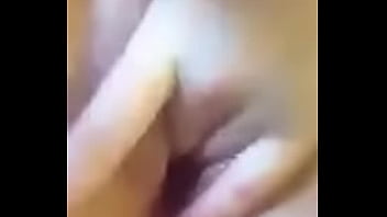 Hore play whit he's pink pussy