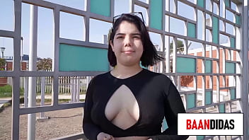 Puta rica no respeta a su novio y quiere follar en la calle Puta rica no respeta a su novio y quiere follar en la calle