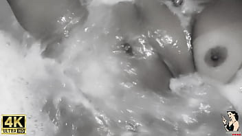 Trailer bubble bath and milf teacher masturbating pussy