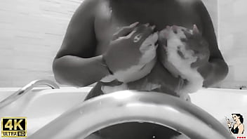 Trailer bubble bath and milf teacher masturbating pussy