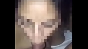 Esposa puta mamando verga cornudo