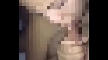 Esposa puta mamando verga cornudo